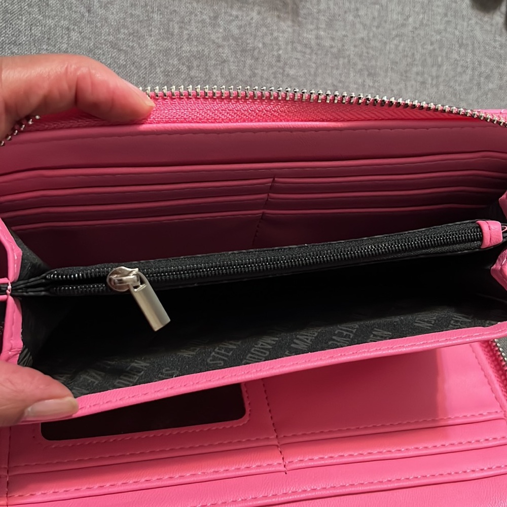 Steve Madden Bangelo Bright Pink Zip Around Wallet NWT - Picture 5 of 5